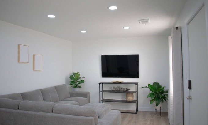 Great Bend House | Home in Kansas Ave