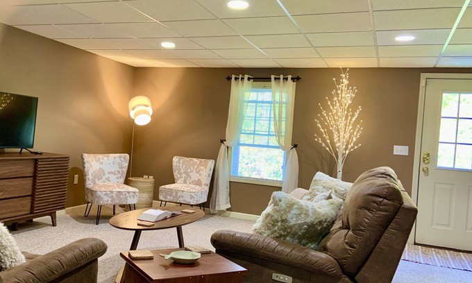 Woodfin House | Home in Nature while 10 min drive to downtown