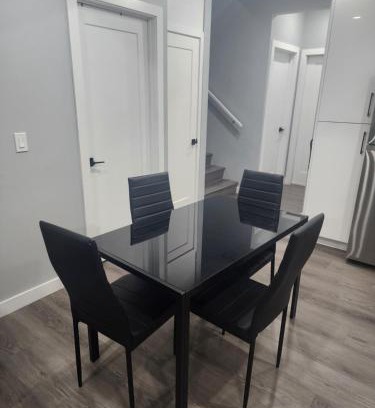 Northwest Calgary Apartment | Home in Northwest Calgary