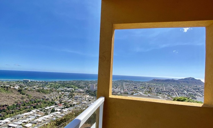 Kahala House | Home in the Sky!