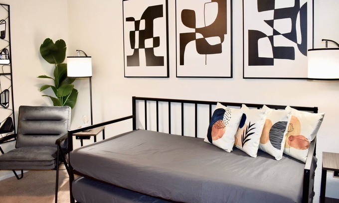 Alta Sierra House | Home In The Woods-Family and Couples Getaway (3BR)