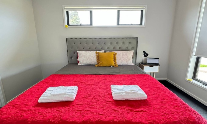 Manor Lakes House | Home in Wyndham Vale (Manor Lakes) Melbourne
