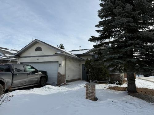 Citadel House | Home Inn Calgary Country Hills