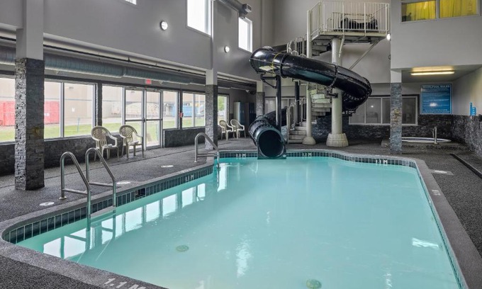 Regina Hotel | Home Inn & Suites Regina Airport