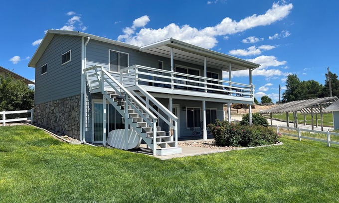 Lonergan House | Home Near Lake McConaughy