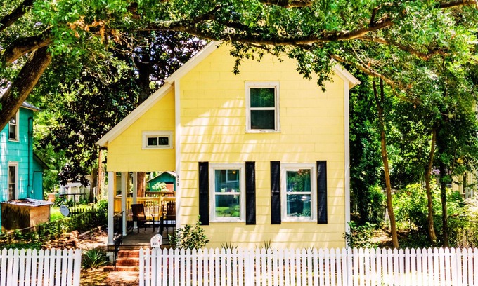 Columbia House | Home Near USC & Ft. Jackson, Pet-Friendly