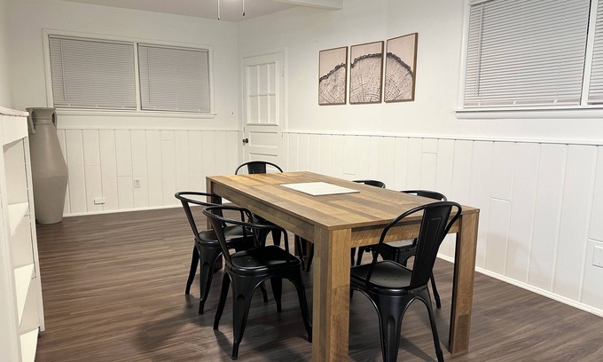 Great Bend House | Home of Quivira Ave