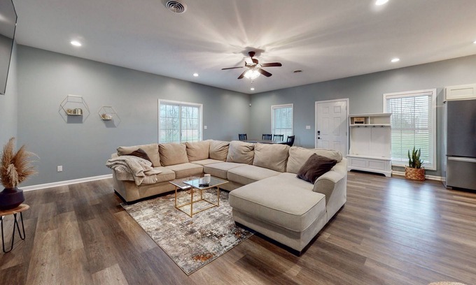 Hopkinsville Cottage | Home on 10 acres + private lake!
