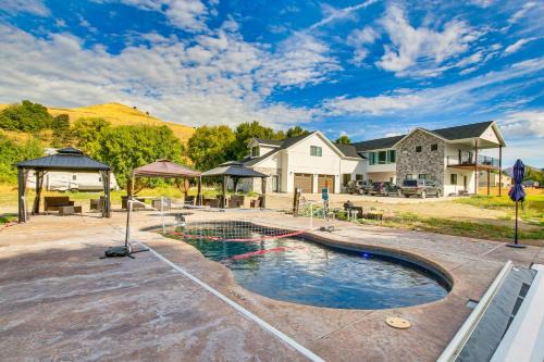 Preston Apartment | Home on Cub River Near Hunting and Fishing