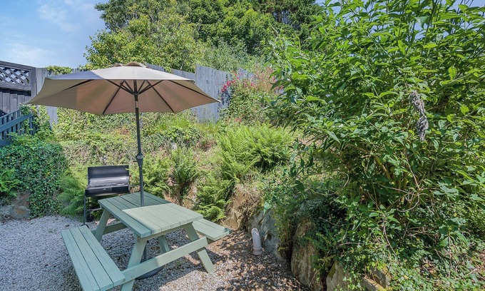 Helstone Cottage | Home Park Farm Cottages B