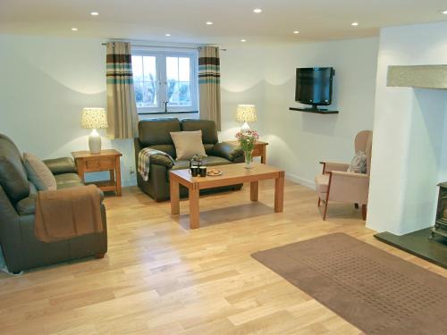 Helstone House | Home Park Farm Cottages A