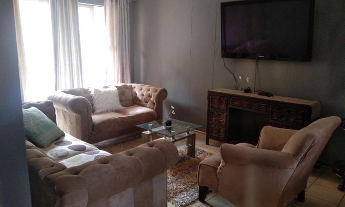 Akasia Apartment | @home self catering apartment