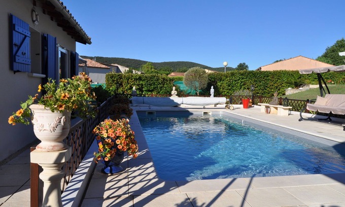 Saint-Hippolyte-du-Fort Apartment | HOME SHUNGITE, calm, relaxing, swimming, and so