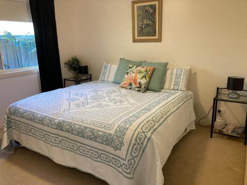 Swan Hill House | HOME STAY on HIGH Private Home with King Bed - Private Bathroom