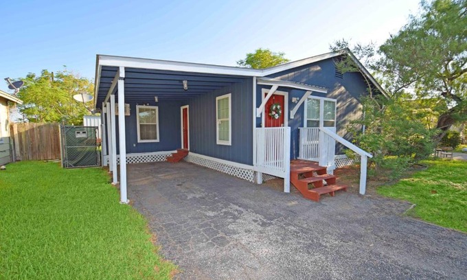 Kingsville House | Home Sweet Home - Peace, Love, & Enjoy