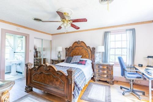 Lynchburg House | Home Sweet Home Suite #1, near Liberty University, and Lynchburg Hospital, Deluxe Queen Size Bedroom