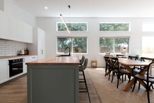 Kings Meadows House | Home sweet home with secure parking
