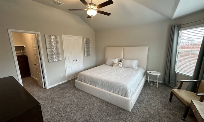 San Antonio House | Home Sweet Home - West SATX Near Sea World, La Cantera and Lackland AF Base