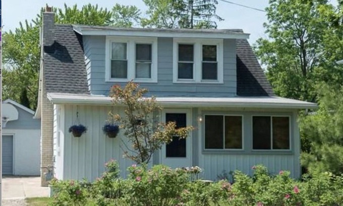Mitchell House | Home