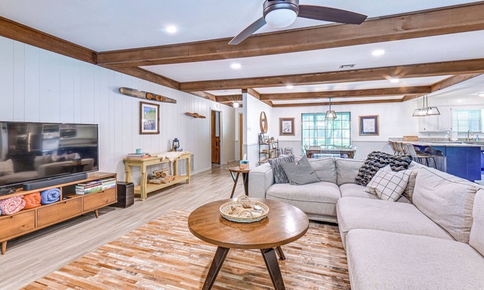 Mead House | Home w/Lake Texoma View, Game Room & Bar