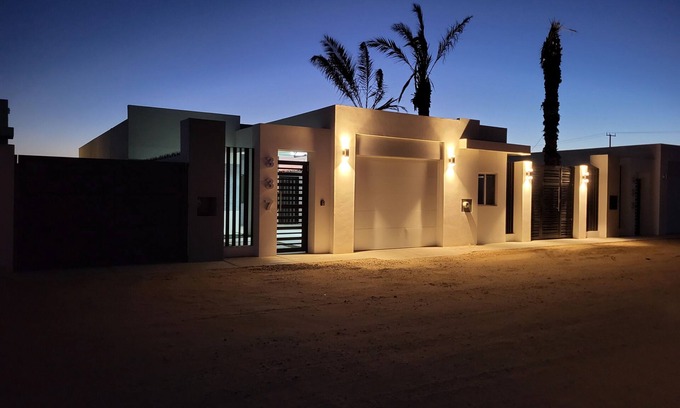 Oriente House | Home with community pool - all beaches 10 minutes away!