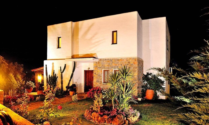 Pemonia House | Home with Garden & Pool for All