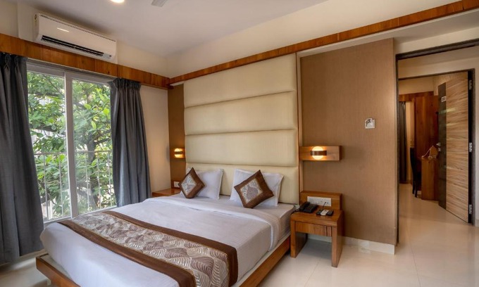 Santacruz Resort | Home2 Suites and Service Apartments, Mumbai Airport