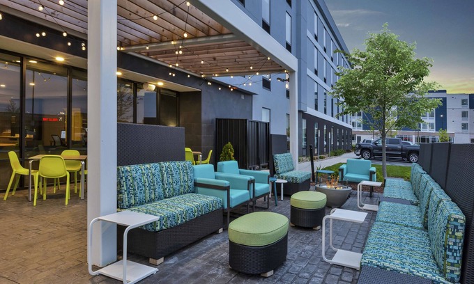 Holland Hotel | Home2 Suites by Hilton Holland