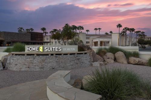 South Scottsdale Resort | Home2 Suites by Hilton Scottsdale Old Town