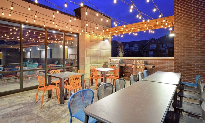 Taylor Hotel | Home2 Suites by Hilton Taylor Detroit