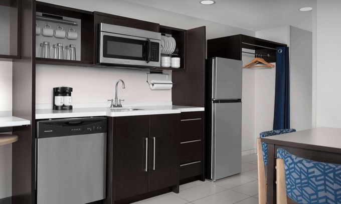 Greensboro Hotel | Home2 Suites by Hilton Greensboro Airport, NC