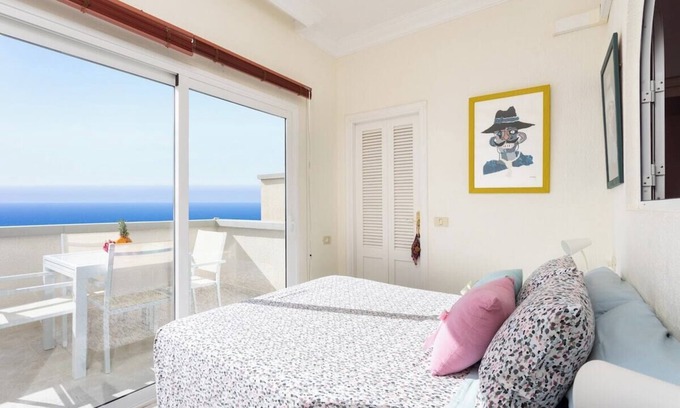 Santa Cruz de Tenerife Apartment | Home2Book Beach Front Las Gaviotas