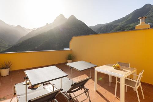 Punta del Hidalgo Apartment | Home2Book Amazing Views Dúplex Dos Hermanos