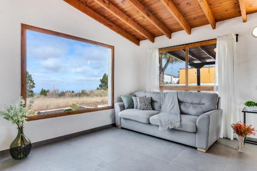 La Solana Ski Chalet | Home2Book Country Stay with Terrace BBQ