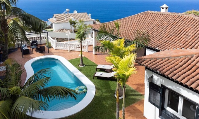 Sauzal Villa | Home2Book Design Asian Sabina, Heated Pool & View