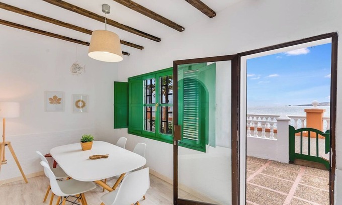 Telde Ski Chalet | Home2Book Oceanfront Bliss in Taliarte