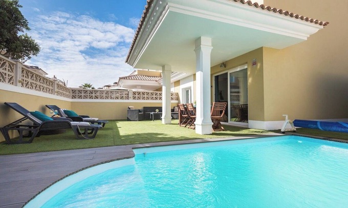 Geafond Villa | Home2Book Villa Fiona Private Pool & Wifi