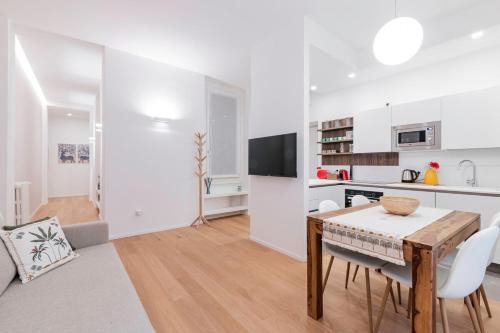 Zona Zara Apartment | Homeby, Casa Isella
