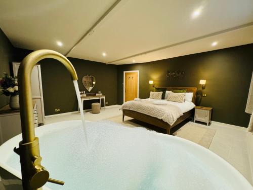 Chatton House | HomeDecor Cottages - Old Stable House