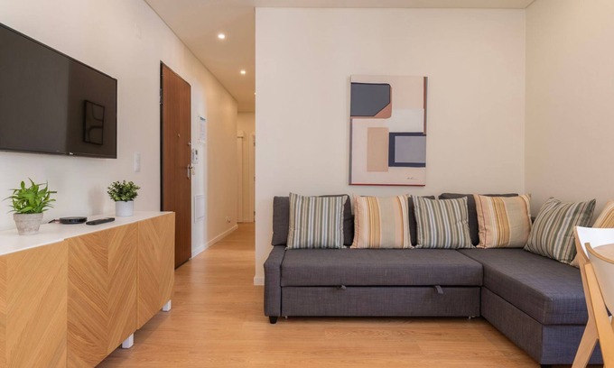 Santa Isabel Apartment | Homely 2BDR Apartment w/Terrace by LovelyStay