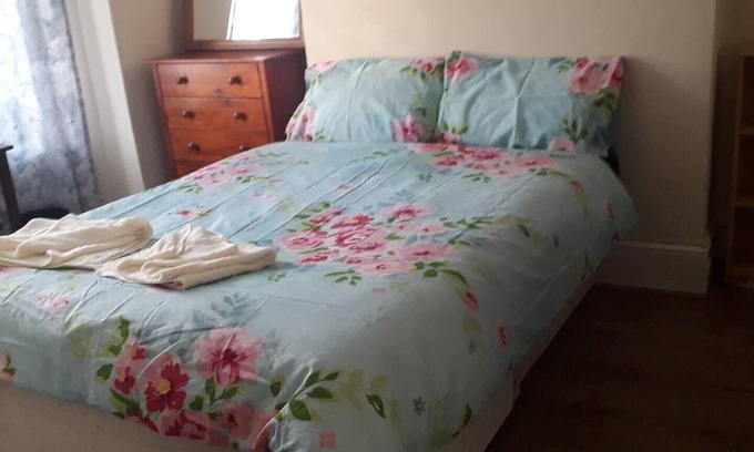 Northenden House | Homely 4-bed House in Manchester