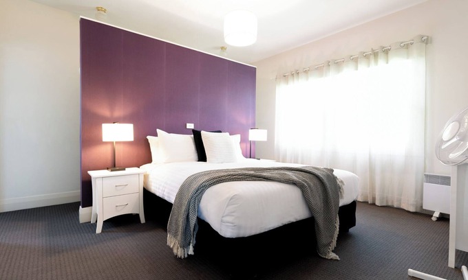 Newstead House | Homely Cottage: Near the City, Wi-Fi & Parking