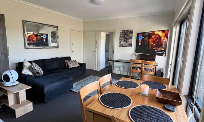 St. Kilda East Apartment | Homely Flat - St Kilda East | Underground Parking