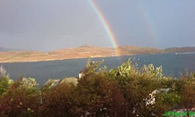Flashader Cottage | Homely holiday Cottage with stunning loch views.