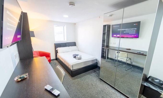 Selly Oak Apartment | Homely Studio next to City Centre