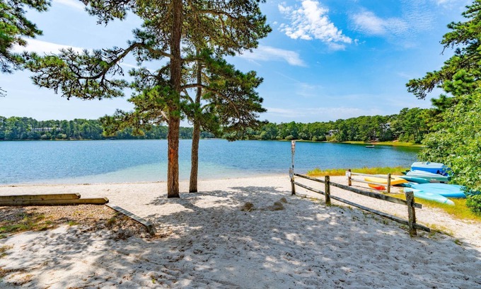 Harwich House | Homeport Harwich by the Lakes w/3 Kayak's