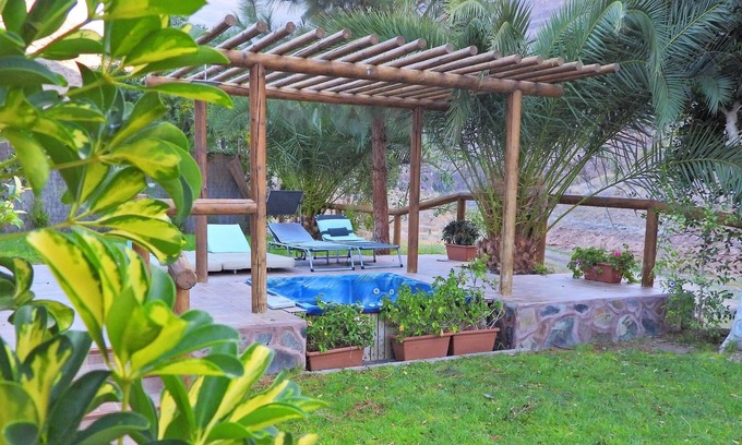 San Bartolome de Tirajana House | Homerez - House 15 km away from the beach for 4 ppl. with jacuzzi and garden