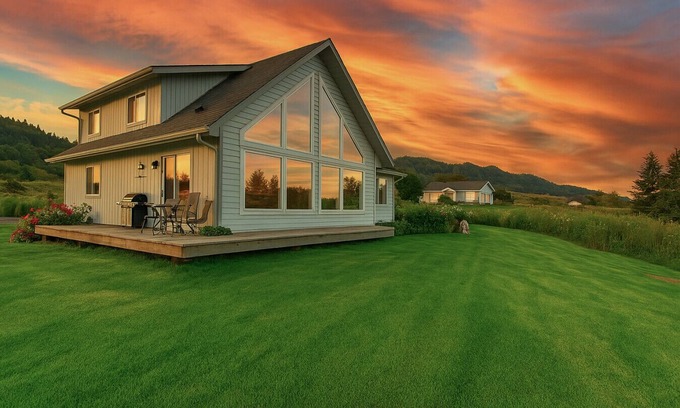 Kachemak House | Homer Oasis Bay Overlook