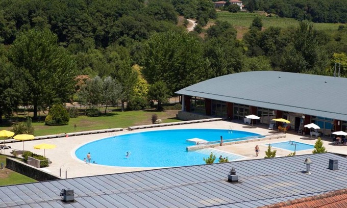 Ponte da Barca Apartment | Homerez - 100 m away from the beach! Appartement for 2 ppl. with shared pool