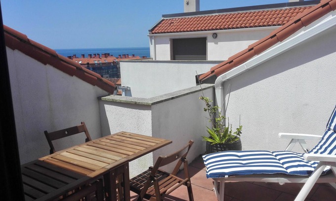Porto do Son Apartment | Homerez - 300m from the beach! Superb apartment for 6 people. in Porto do Son